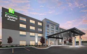Holiday Inn Express & Suites - Elkhorn - Lake Geneva Area By Ihg